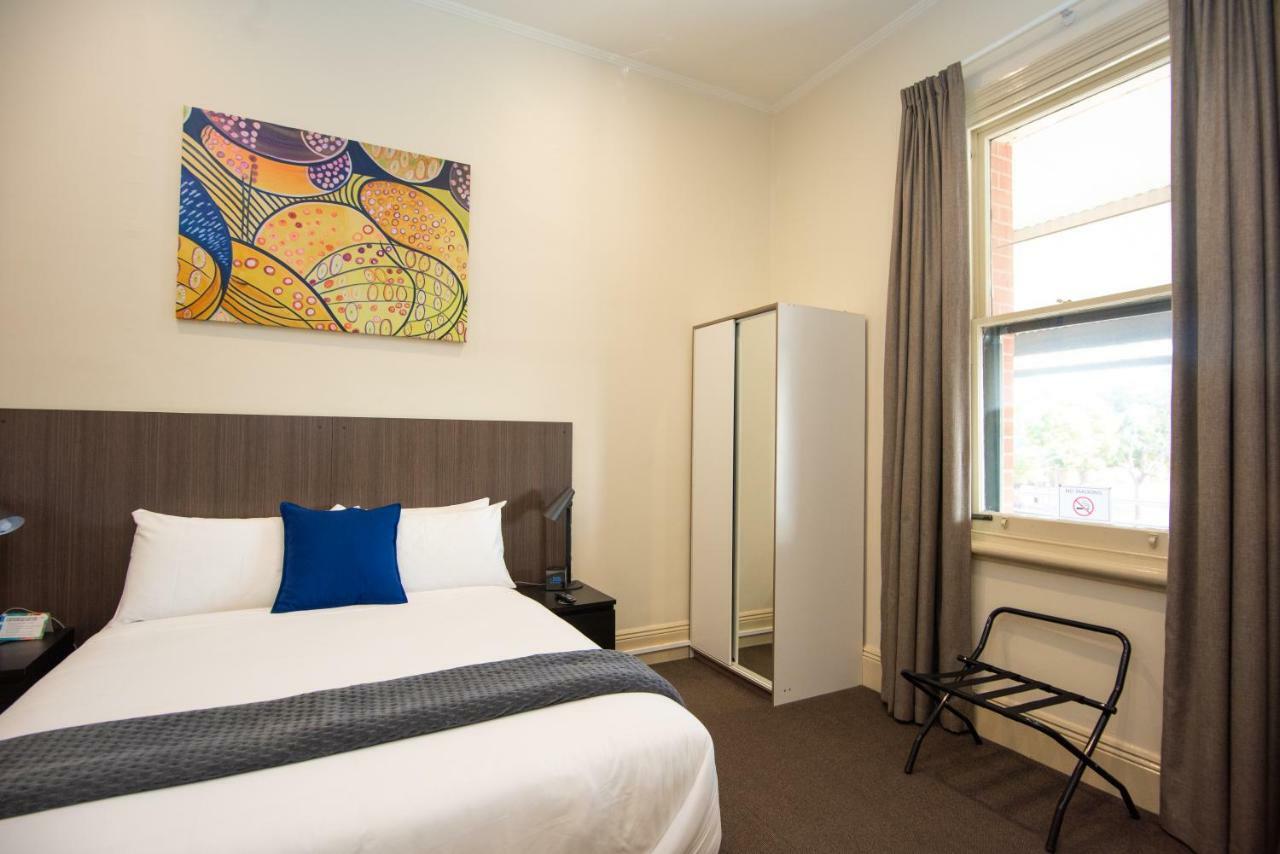 The Mile End Hotel Adelaide Exterior foto